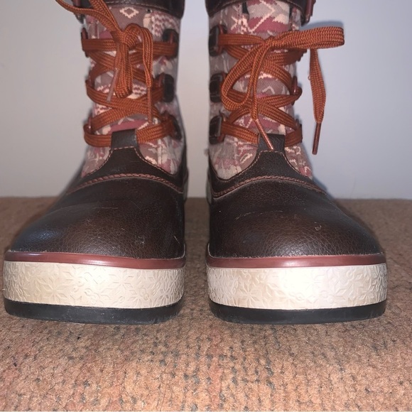 UGG Brown Decatur Nordic Snowflake Winter Boots 9 - Picture 11 of 13